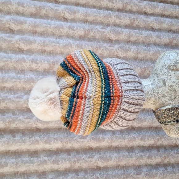 Striped fleece lined pompom hat - Picture 3 of 6